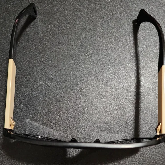 Gucci Black and Red Designer Sunglasses - Picture 5 of 10